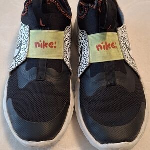 Nike Kids Black and White Shoes